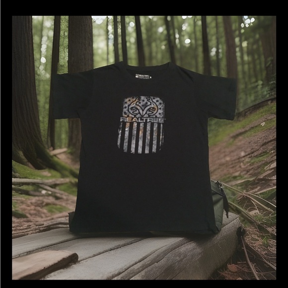 Realtree T-shirt Black & Silver Camo Deer Antlers on Flag Size Adult XL - Picture 1 of 5